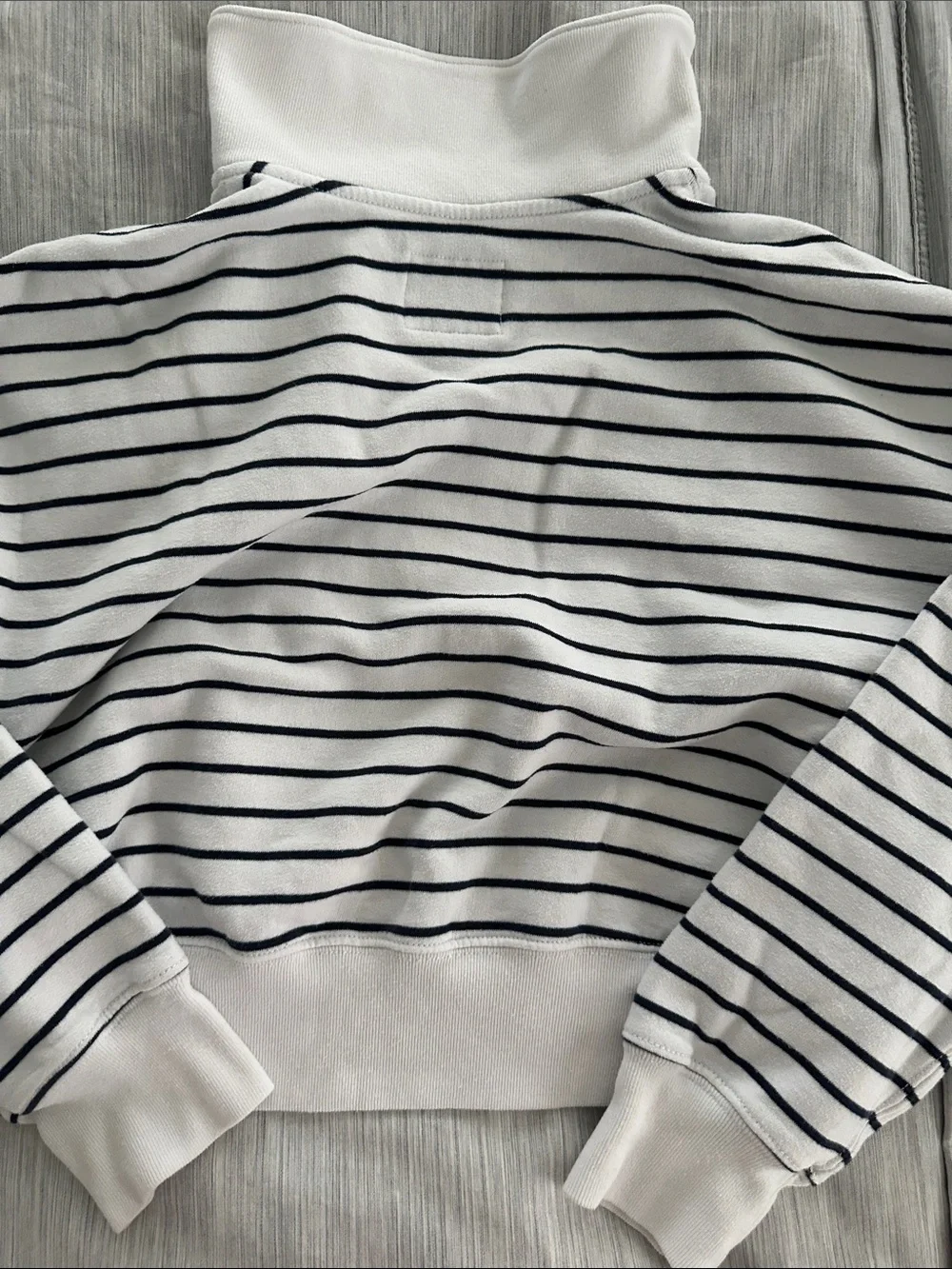 Abercrombie & Fitch Striped Polo Sweatshirt - Picture 5 of 7